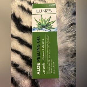 Aloe Peeling Gel with Lavender Extracts - Green